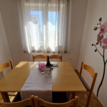 Josipa Apartment *