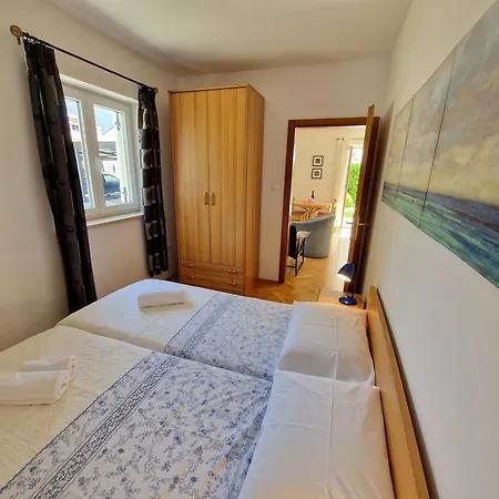 Josipa Apartment *