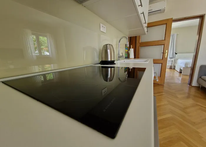 アパート Josipa